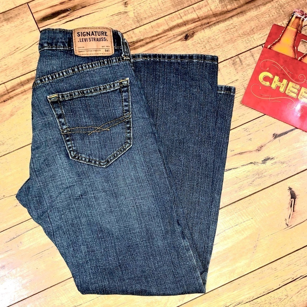 Levi’s Signature Strauss S61 Relaxed Size 29…